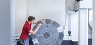 Vpenjanje na ničelno točko kot ključ do večje produktivnosti v CNC proizvodnji